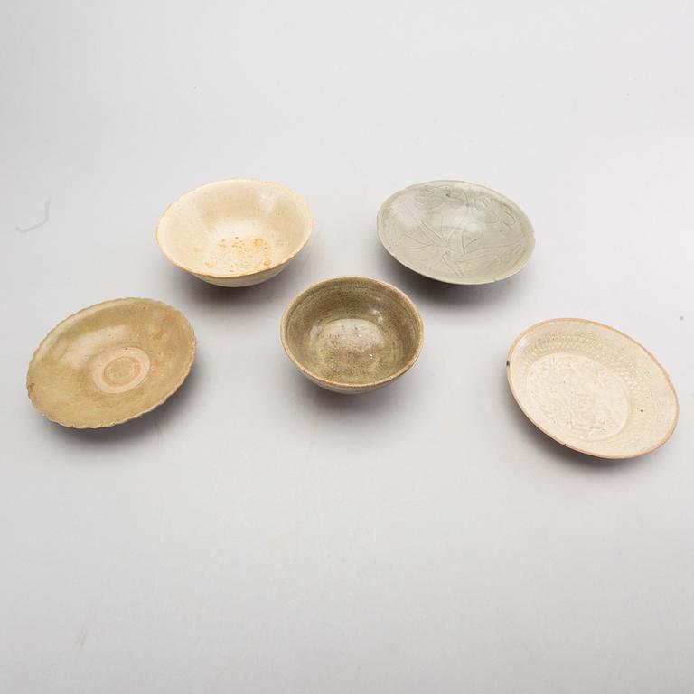 SKÅLAR 5 st Sydostasien 16/1700-tal eller äldre.