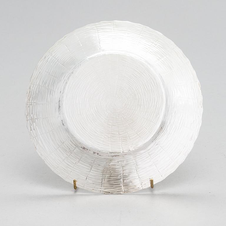 Tapio Wirkkala, a silver trompe l'oeil dish, Kultakeskus, Hämeenlinna 1974. Design year 1969.