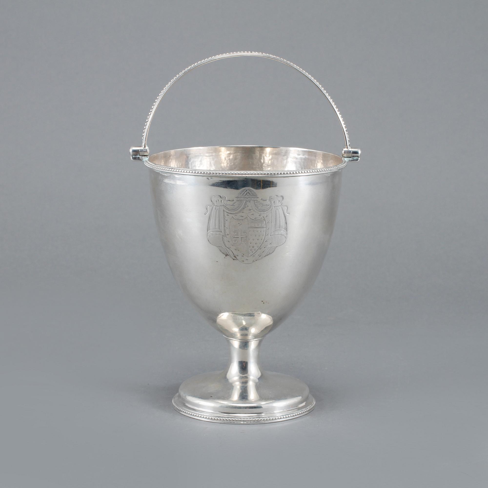 KONFEKTHINK, silver, Robert Hennel I, London, 1786. Vikt 210 gram.
