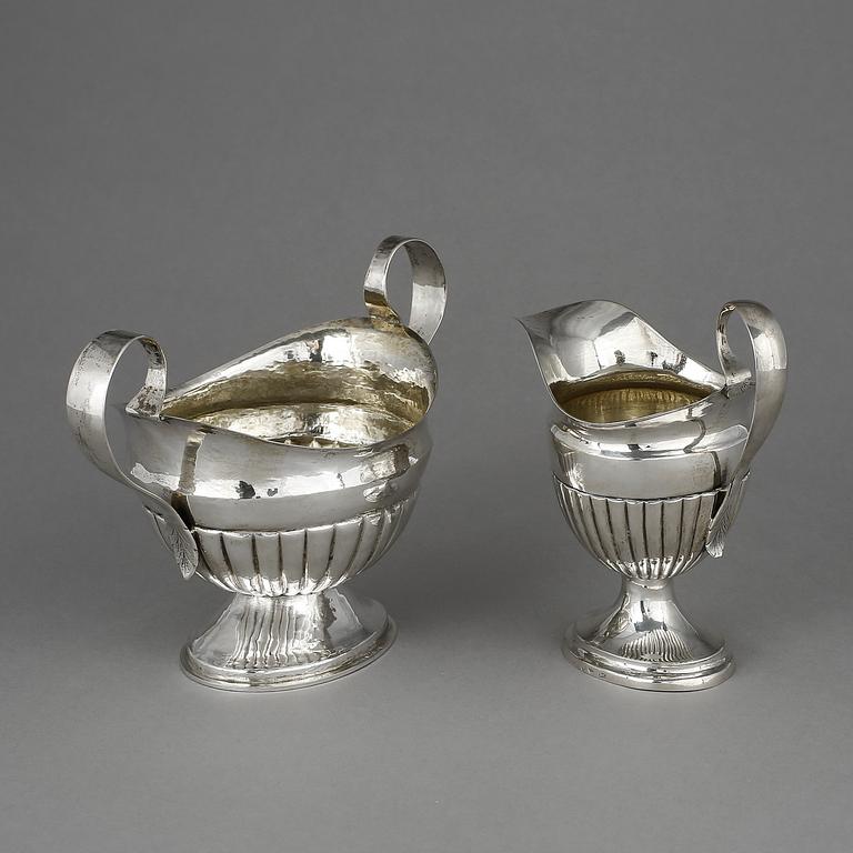 SOCKERSKÅL & GRÄDDKANNA, silver, empire resp empirestil, bla, Bernhard Wilhelm Ivarsson, Nyköping, 1832. Vikt ca 281g.