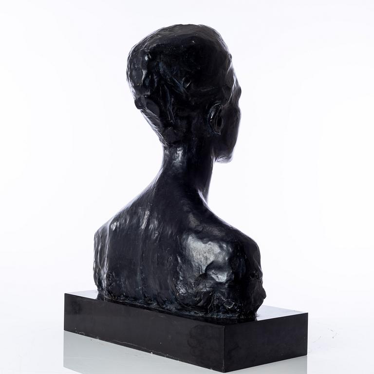 Gudmar Olovson, sculpture. Signed. Numbered. Foundry mark. Bronze, total height 66 cm, length 50 cm.