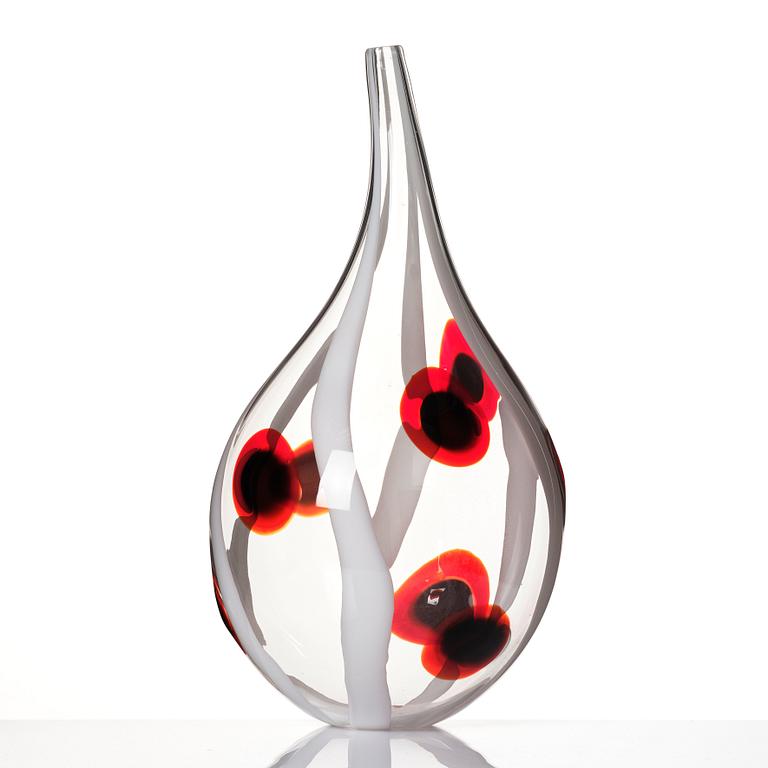 Ann Wåhlström, a glass vase, "Bulb XIII", Tacoma glass studio, Seattle, USA, 2006.