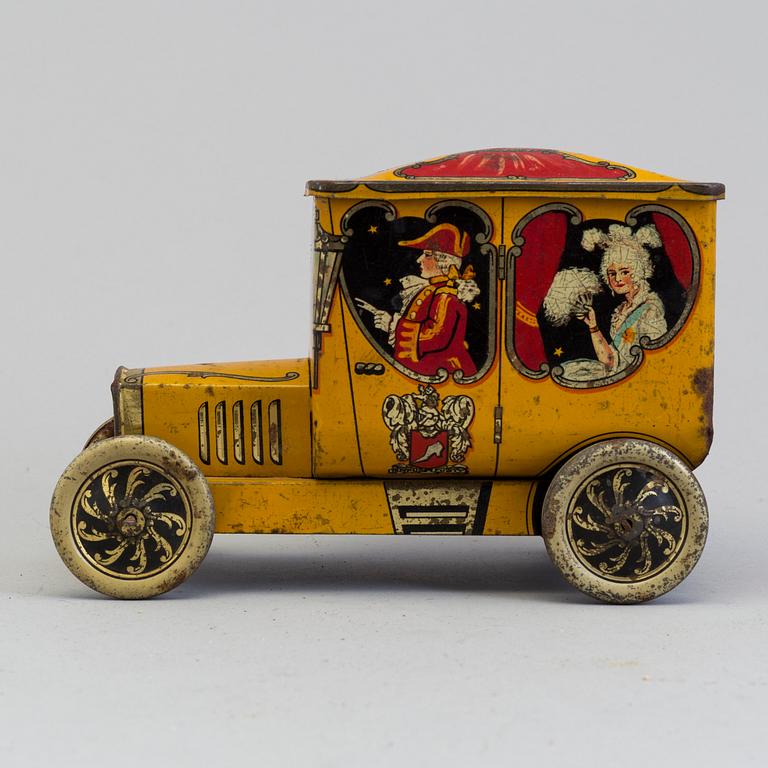 BISCUIT TIN, England, c. 1920, made by Hudson, Scott & Sons, probably for Carr Biscuits or Peek Freans.