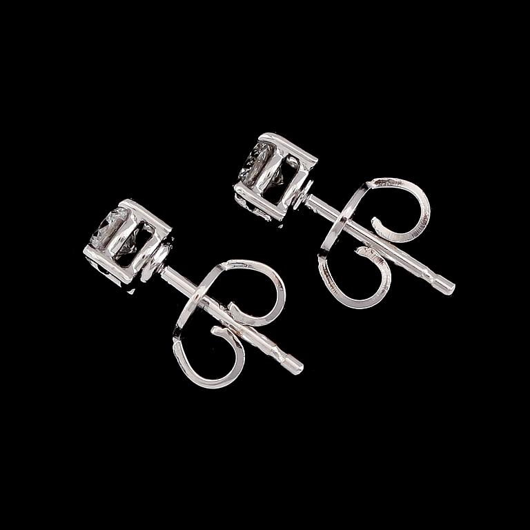 ÖRHÄNGEN, 1 par, 18K vitguld, briljantslipade diamanter tot ca 0.42 ct.
