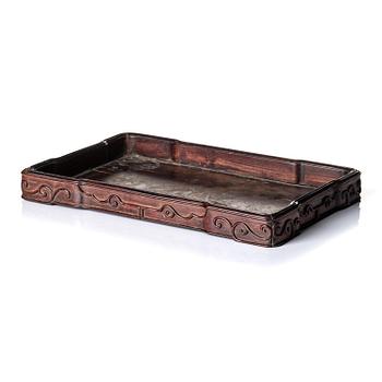 1121. A well scultured huali tray, presumably late Ming/early Qing dynasty.