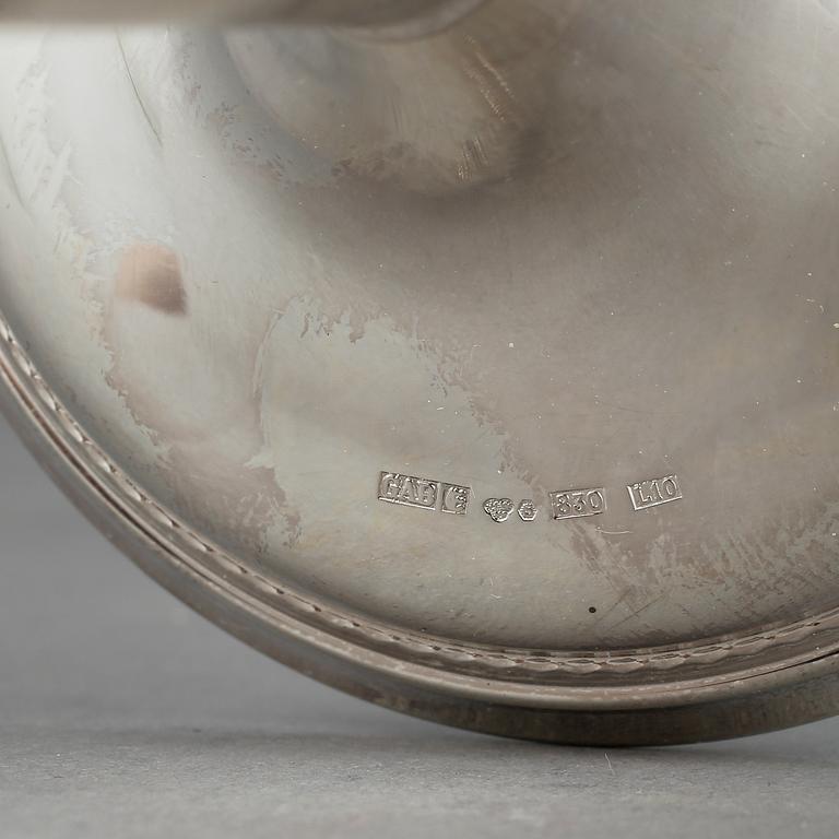 LJUSSTAKAR, ett par, silver, GAB, 1985.  396 gram (inklusive fylld fot).