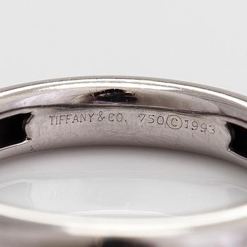 Tiffany & Co, an 18K white gold 'Friendship Heart' ring with diamonds, ca. 0.06 ct in total.