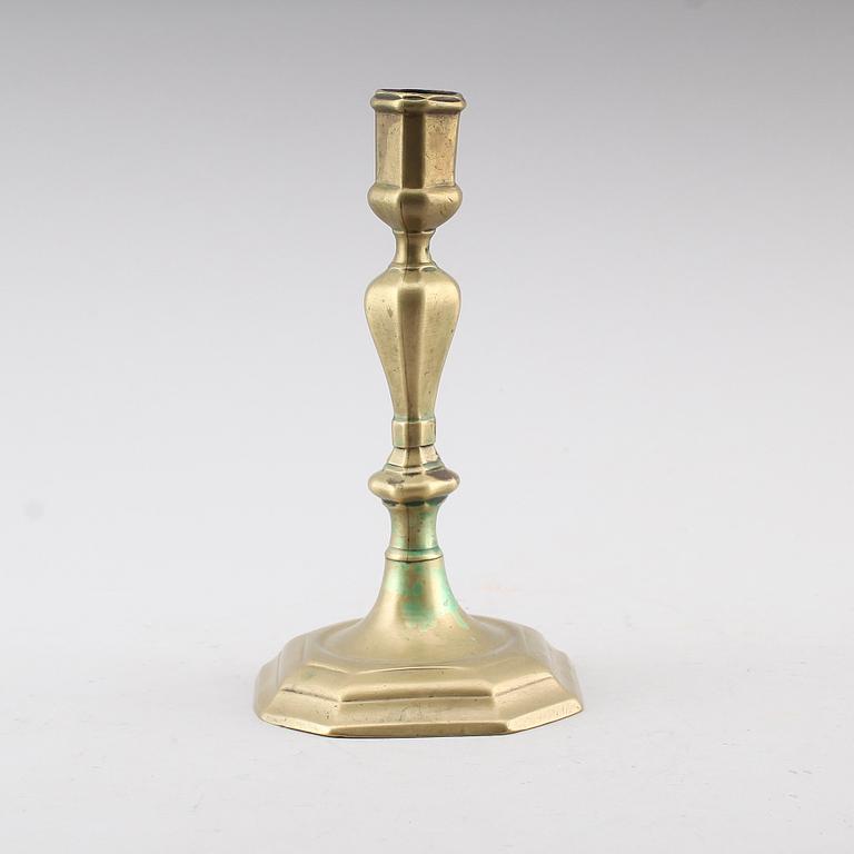 LJUSSTAKE, mässing, senbarock, 1700-tal.
