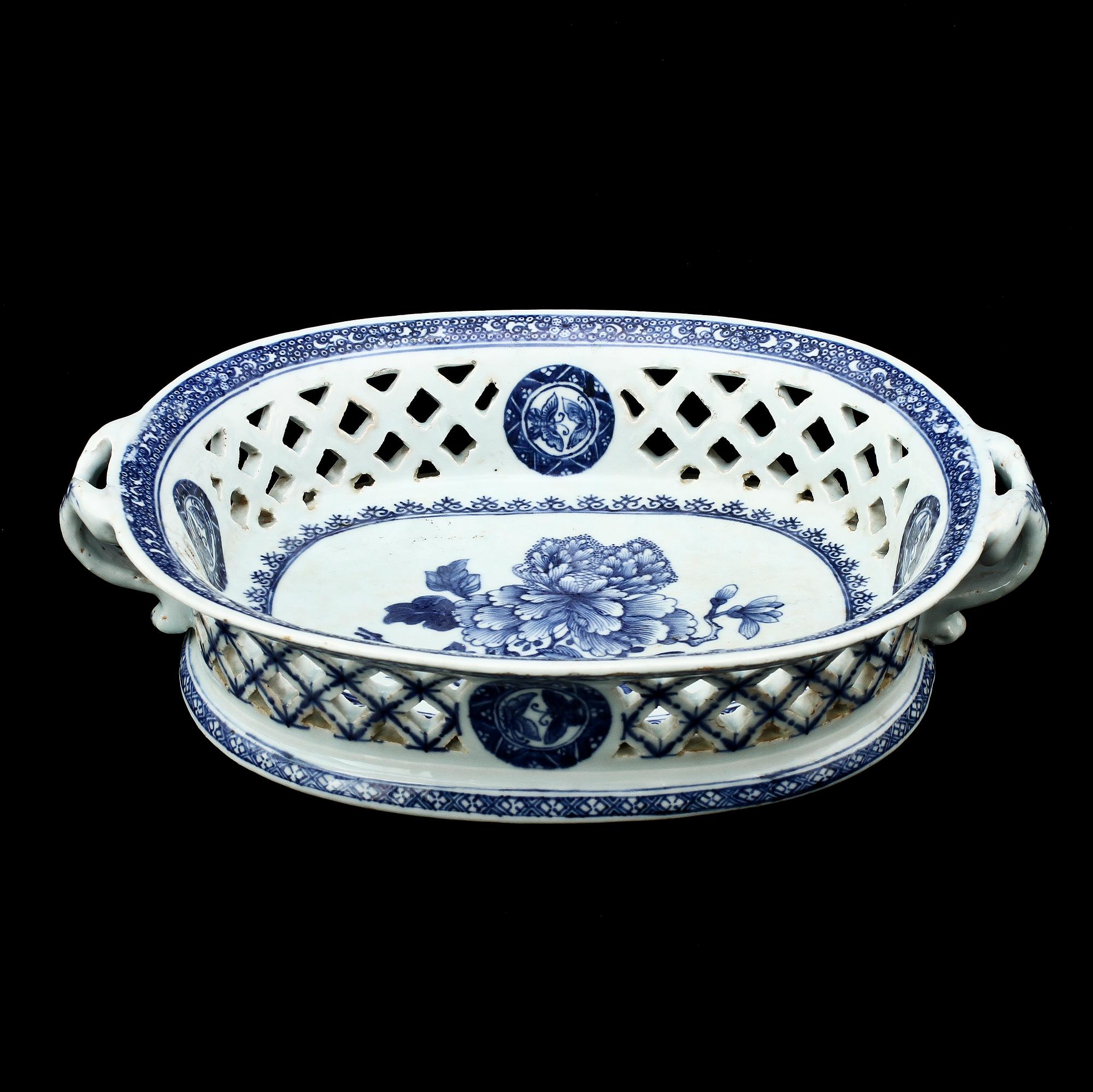 GALLERSKÅL, porslin, Kina, 1700-tal.