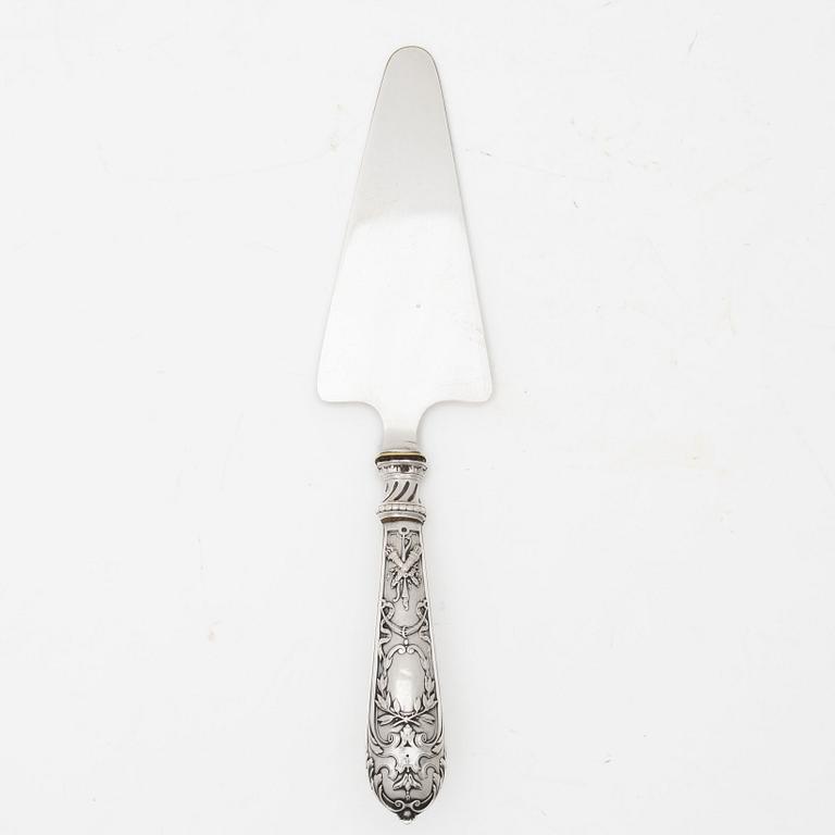 A French silver cake server, mark of Edouard Ernie, Paris after 1882.