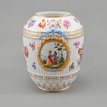 URNA, porslin, KPM, Berlin, 1900-talets första hälft.