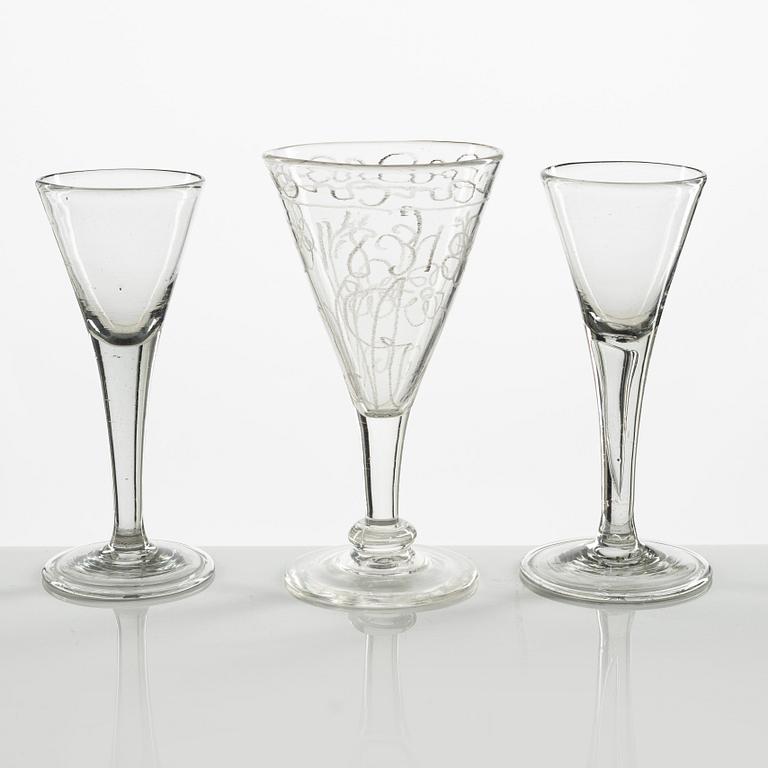 Spetsglas, tre stycken, 17/1800-tal.