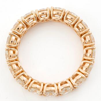 Full eternity ring in 18K rose gold set with brilliant-cut diamonds.