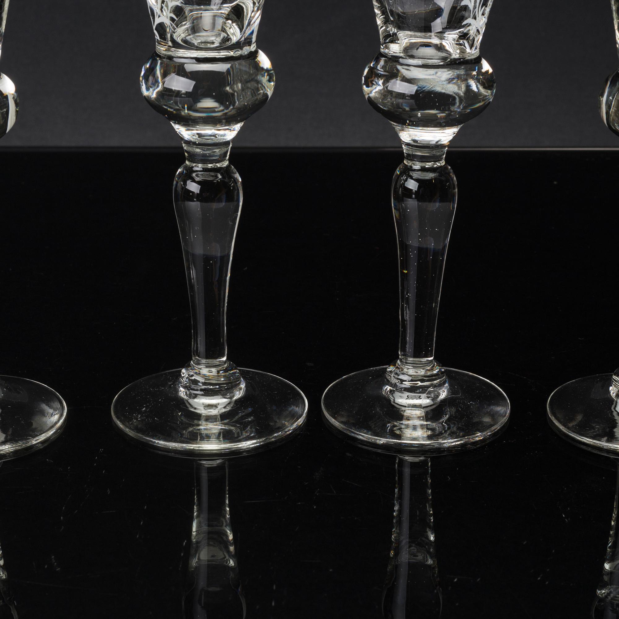 SNAPSGLAS, 8 st, "Gustav III", Reijmyre Glasbruk, 1900-talets andra hälf.