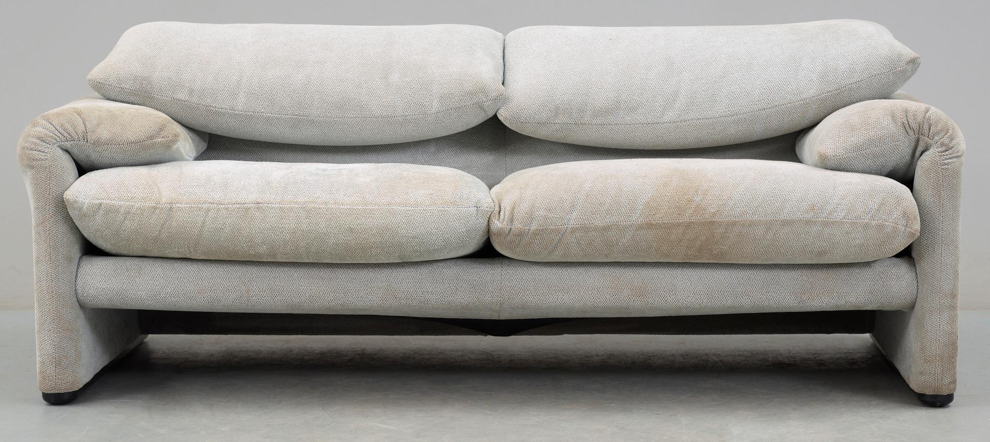 SOFFA, "Maralunga", Vico Magistretti för Cassina, Formgiven 1973.