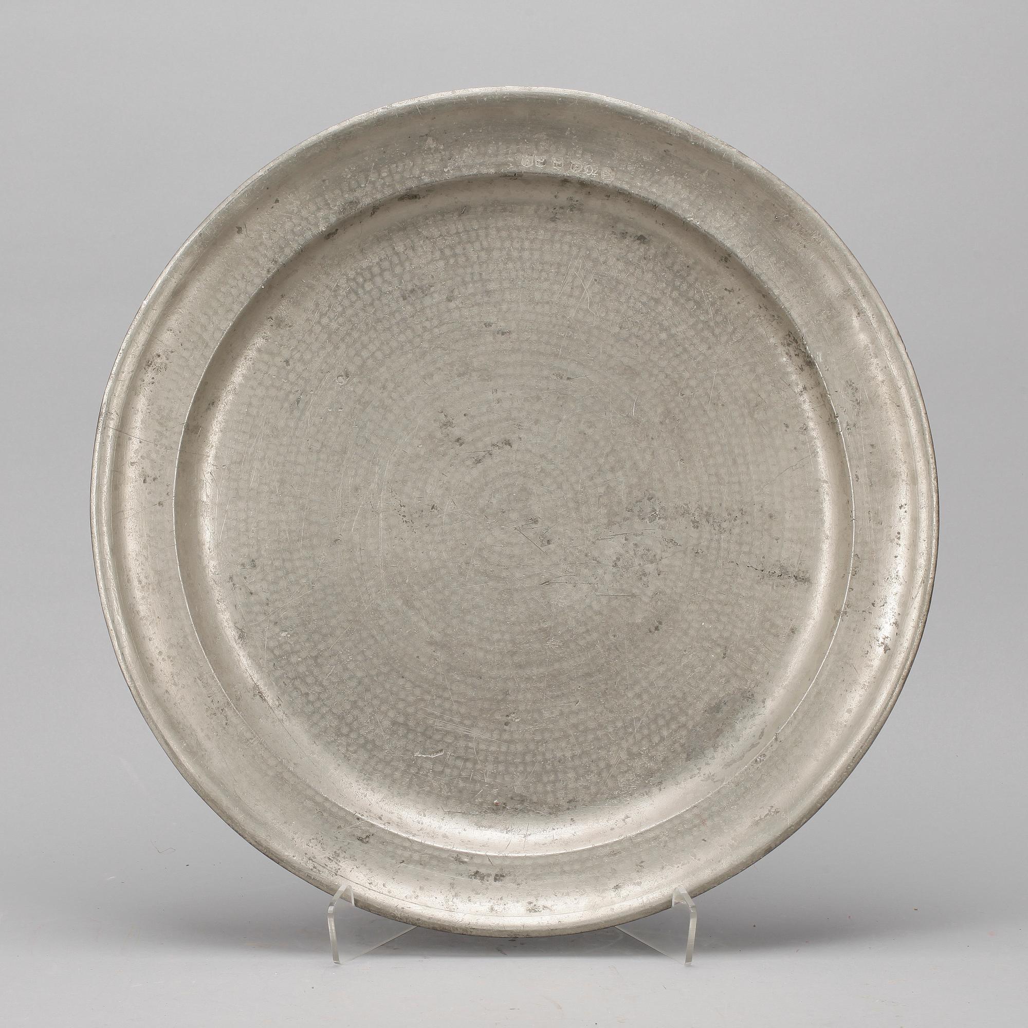 FAT, tenn, Gottlob Friedrich Bauman, Hudiksvall, otydlig årsstämpel, verksam 1789-1826/31.