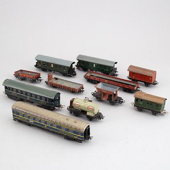 MÄRKLIN, lok 2 st samt diverse vagnar, räls och tillbehör.