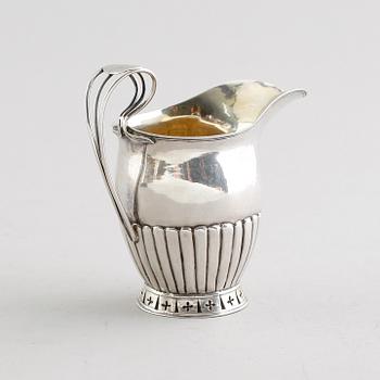 GRÄDDKANNA, silver, svenska stämplar Nyköping 1823. Vikt ca 83 gram.