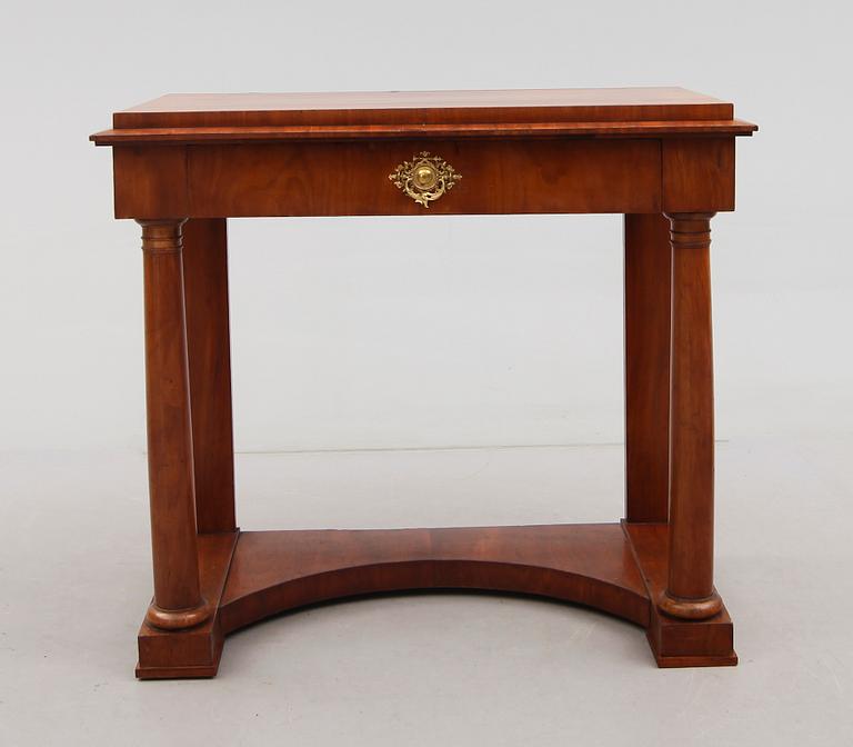 KONSOLBORD, Karl Johan, 1800-talets mitt.