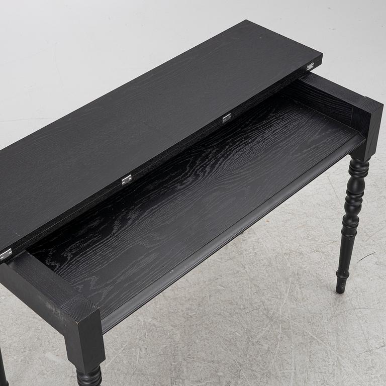 Marcel Wanders, a "Two top secretary desk", Moooi, Holland.