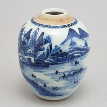 A blue and white jar, Qing dynasty, 19th Century.