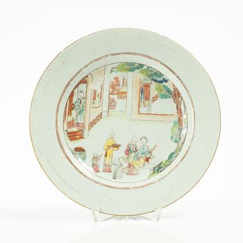 A Chinese famille rose plate, Qing dynasty, first part of the 18th century.