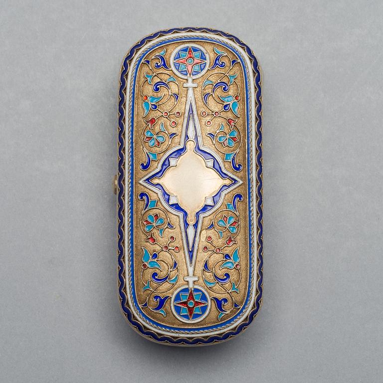 CIGARETTETUI, cloisonné emalj och förgyllt silver, St:Petersburg 1880-tal, Hlebnikov, vikt 124 g.