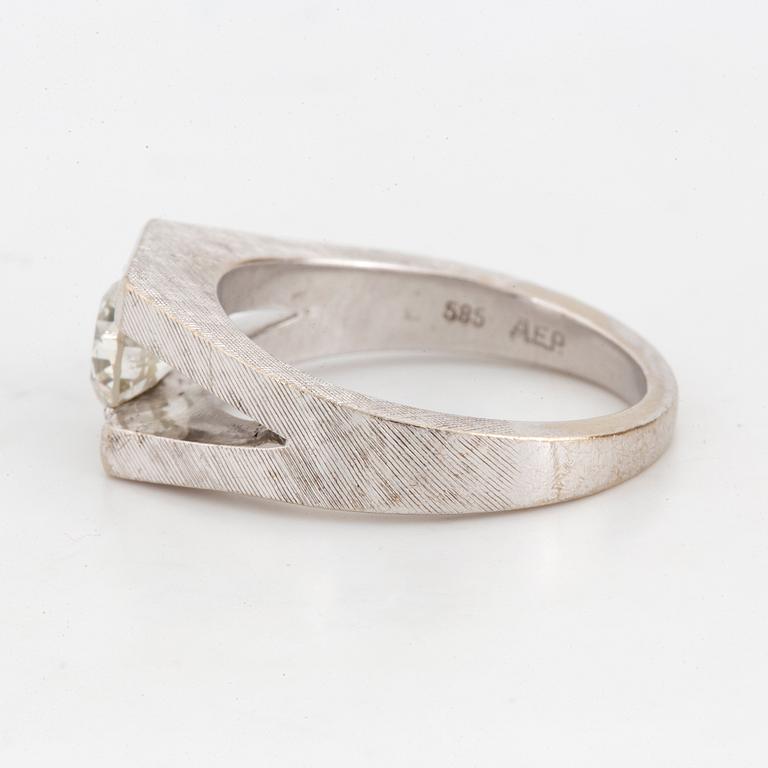 Circa 0,80 ct old-cut diamond ring.