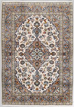 A Keshan rug, 143 x 99 cm.