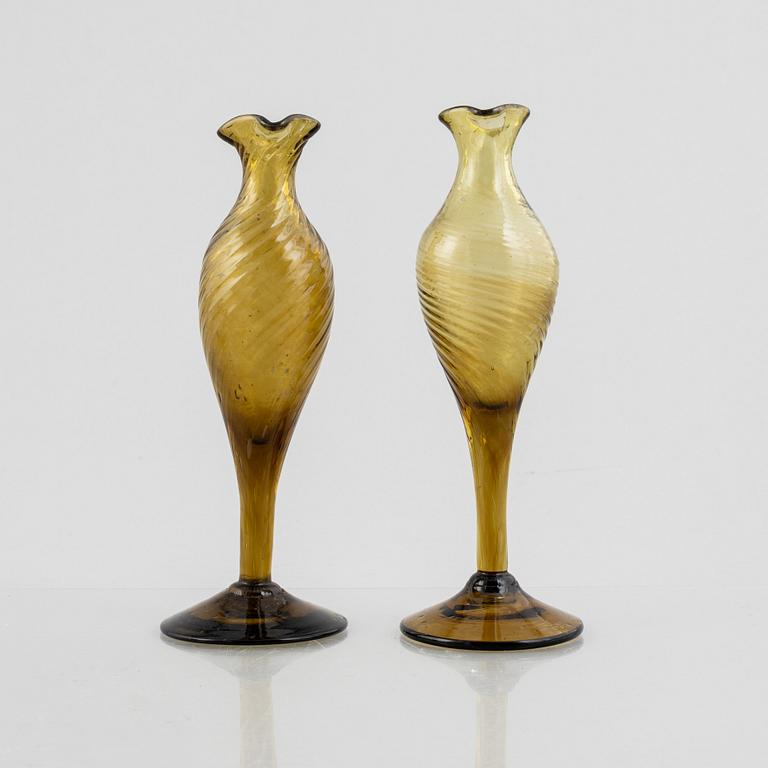 A pair of glass vases, 19th century/first part of the 20th century.