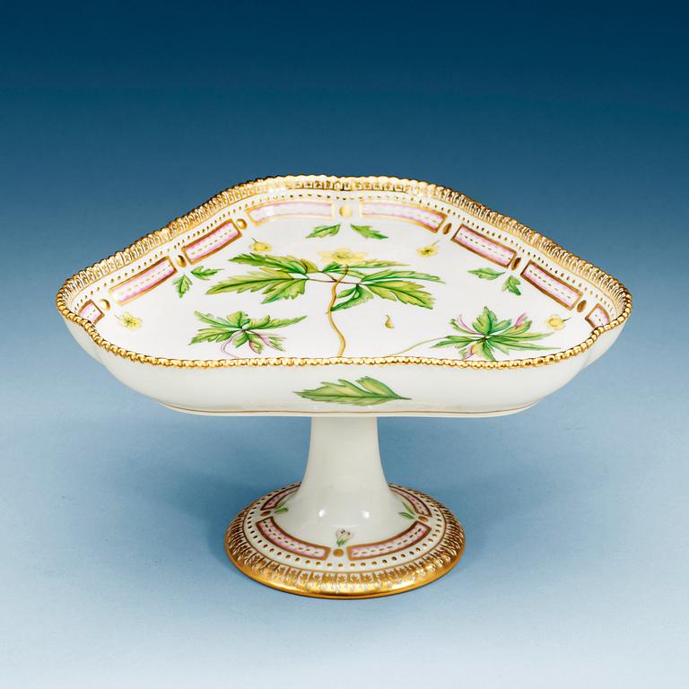 SKÅL på FOT, porslin. "Flora Danica", Royal Copenhagen, Danmark, 1900-tal.