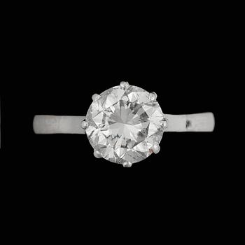RING, 18K vitguld med briljantslipad diamant totalt ca 2.25 ct.