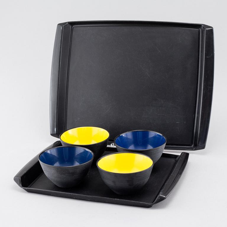 SIGVARD BERNADOTTE & ACTON BJØRN, 4 skålar samt CARL ARNE BREGER, 2 brickor, "Signatur", Husqvarna Borstfabrik,