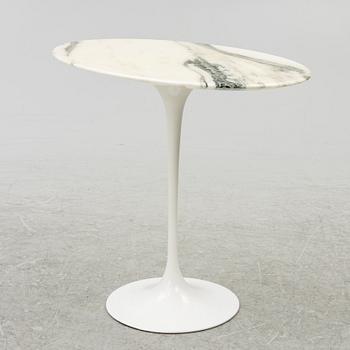 Eero Saarinen, sidobord, "Tulip", Knoll International.