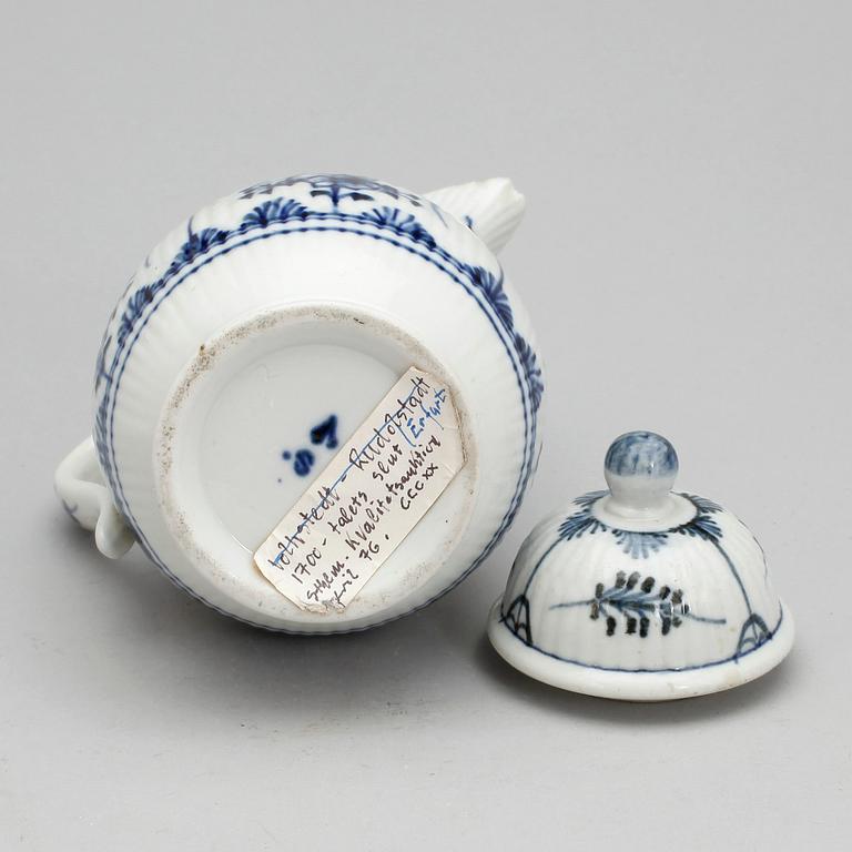 KANNA, porslin, sannolikt 1700-tal.