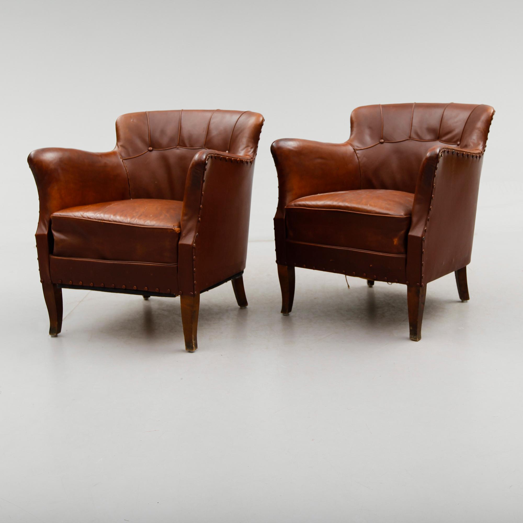 FÅTÖLJER, 1 par, 1900-talets första hälft.