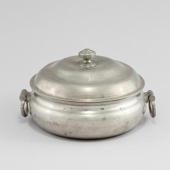 GRÖTSKÅL, tenn, Johannes Strössberg, Vimmerby, 1828.