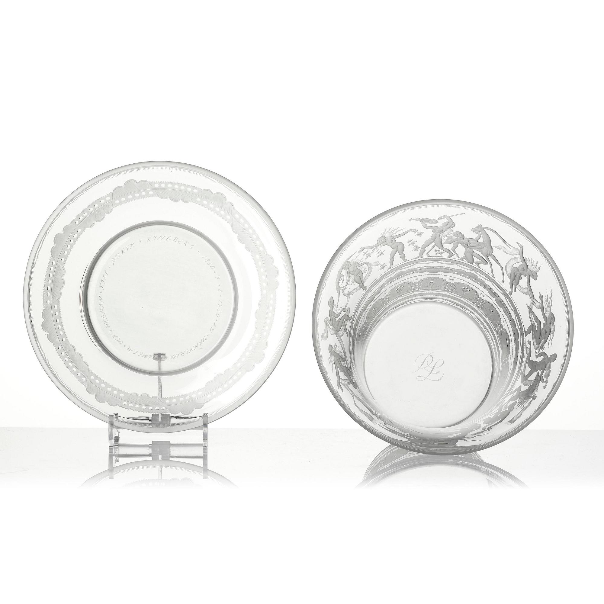 Simon Gate, an engraved glass bowl with plate, Orrefors 1930, model 122.