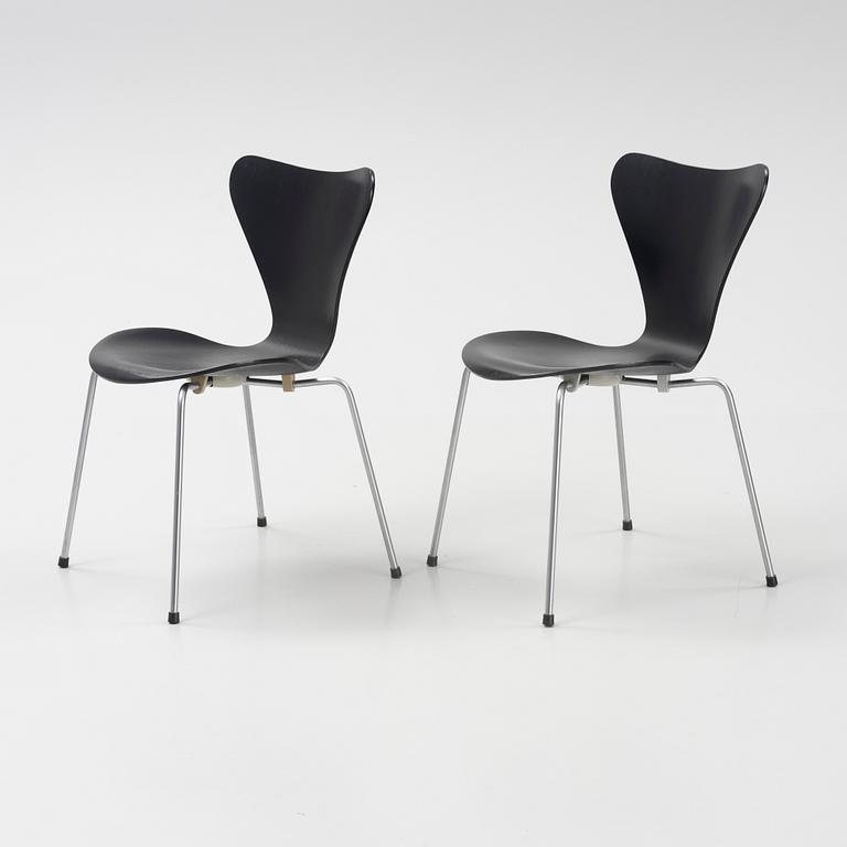 Arne Jacobsen, stolar, 8 st, "Sjuan", Fritz Hansen, Danmark, 1968.