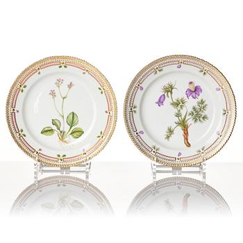 A set of 12 Royal Copenhagen 'Flora Danica' dishes, Denmark, 20th century.