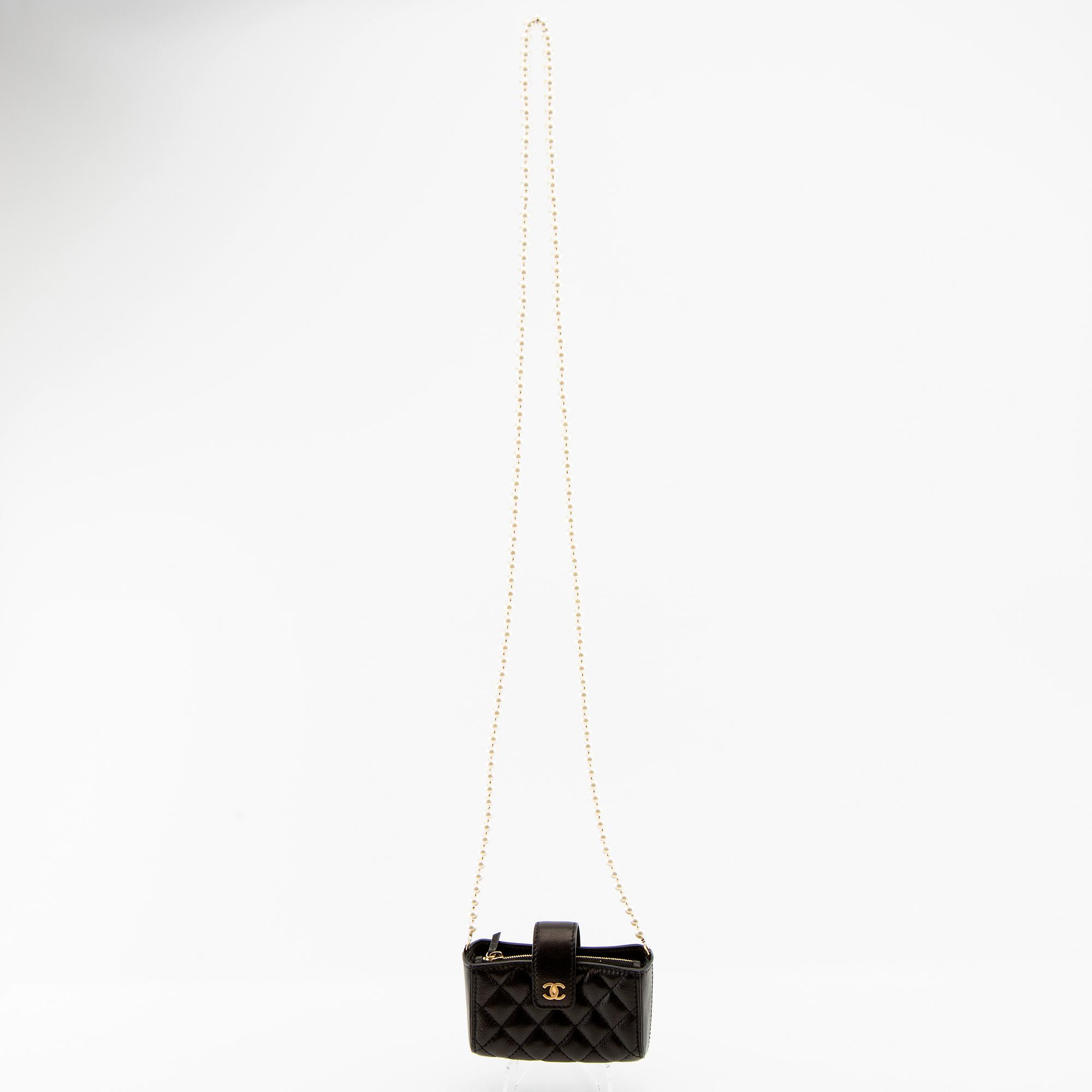 Chanel,.