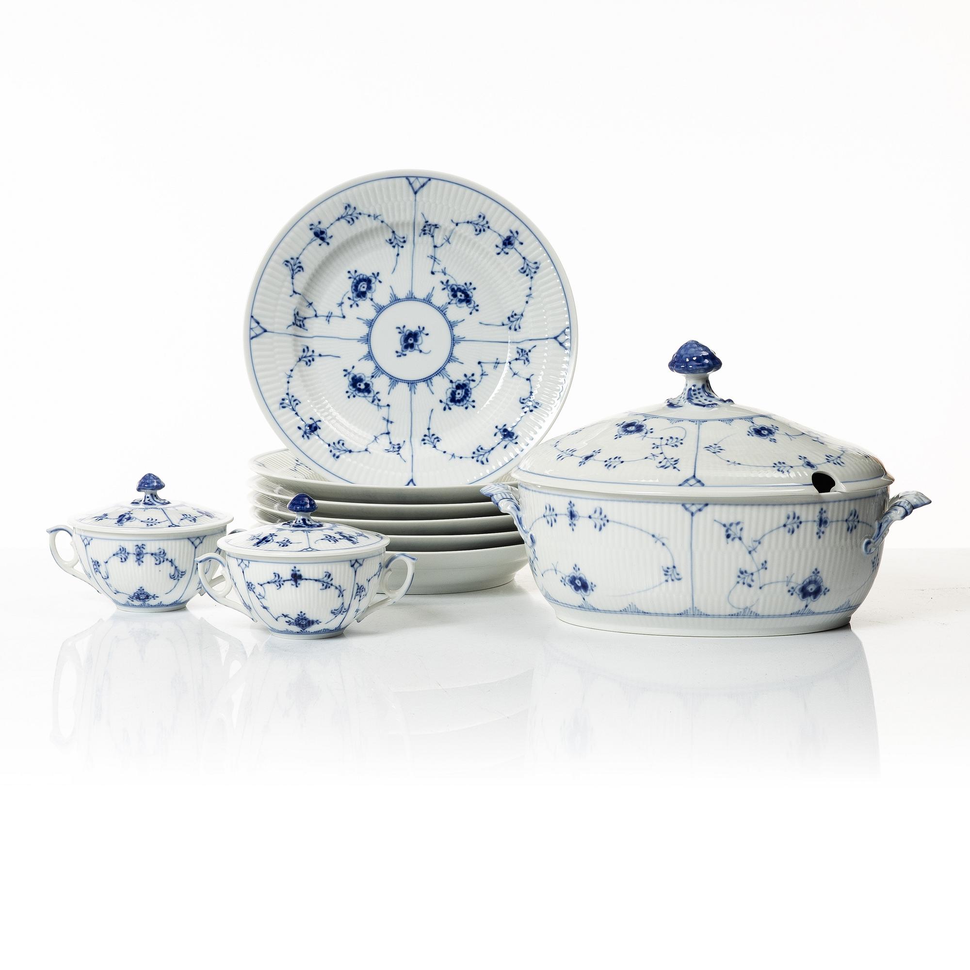 Royal Copenhagen, servisdelar, 9 st, "Musselmalet halvblonde", Danmark.