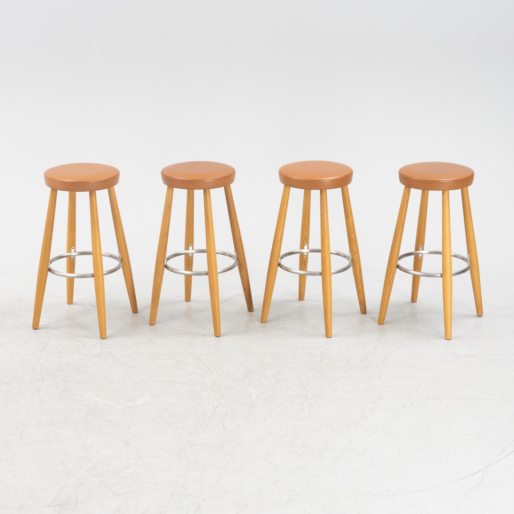 Hans J Wegner, barpallar 4 st, Carl Hansen & Son. - Bukowskis