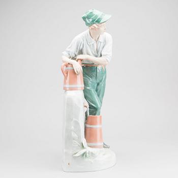 A Royal Dux porcelain figurine, first half of the 20th century.