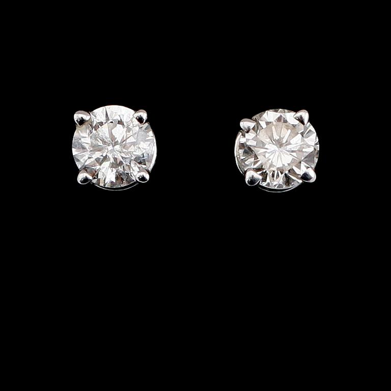 ÖRHÄNGEN, 1 par, 14 k vitguld, briljantslipade diamanter tot 0.63 ct.