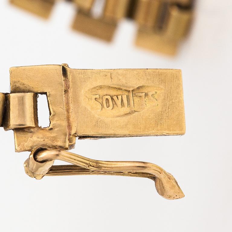 A 14K gold necklace. Import marked Koruteollisuus Tillander, Helsinki 1965.