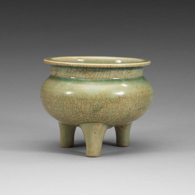 A celadon tripod censor, Qing dynasty (1644-1912).