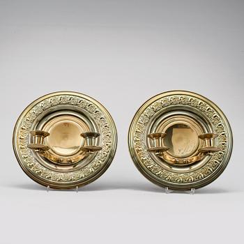 LJUSPLÅTAR, ett par. Mässing. 1900-tal.