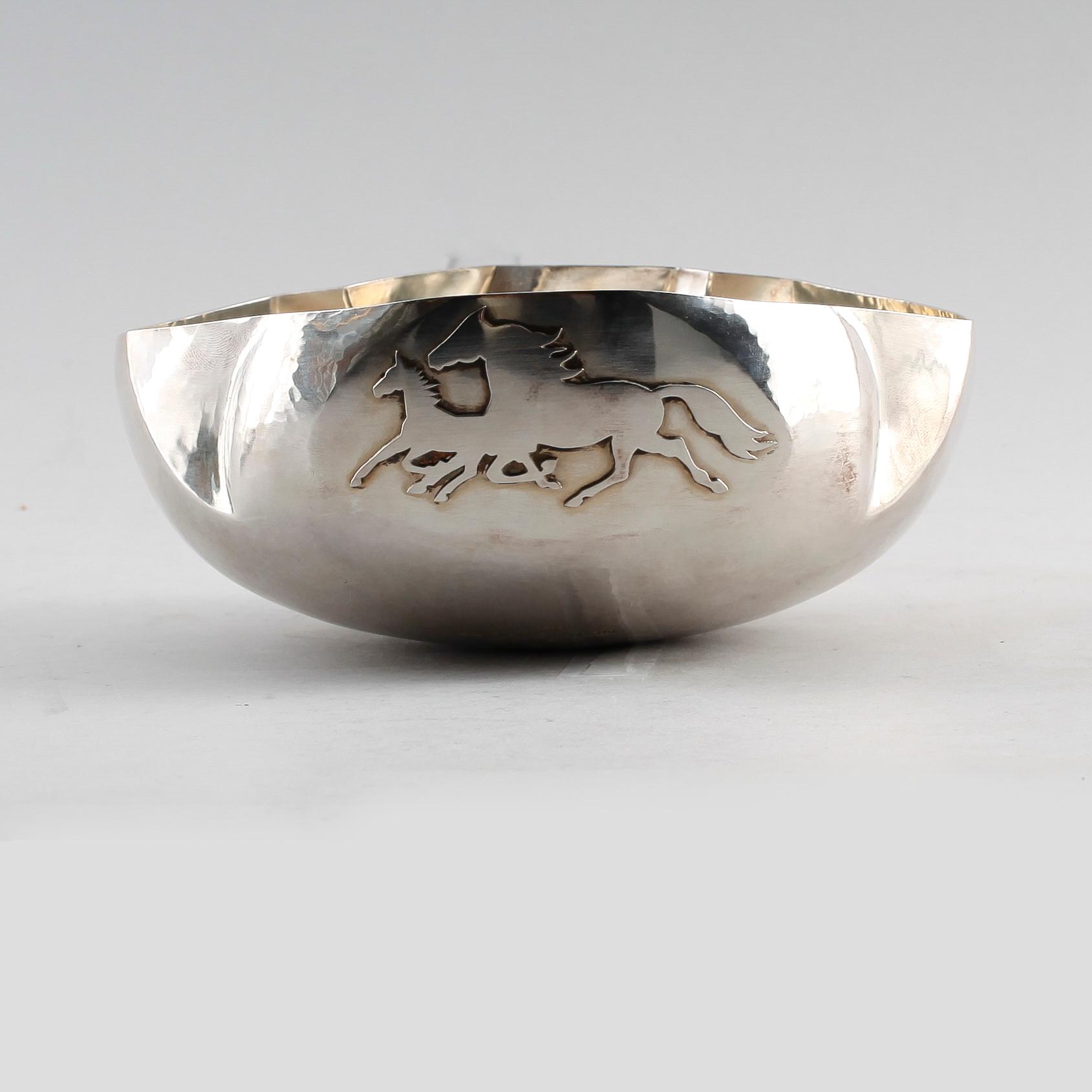 SKÅL, sterlingsilver, Jan Lundgren, Stockholm 1989. Vikt ca 480 g.