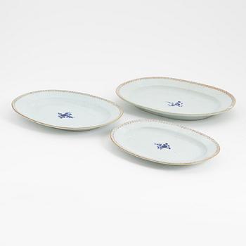 28 parts of a dining service, porcelain, China, Qing Dynasty, 18th century.